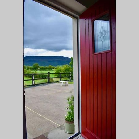 Hazelbrook Cottage: A Rural Retreat With A View Mullaghbane ภายนอก รูปภาพ