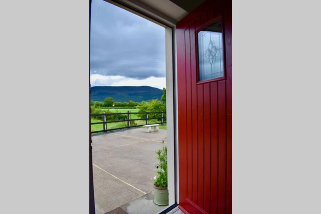 Hazelbrook Cottage: A Rural Retreat With A View Mullaghbane ภายนอก รูปภาพ